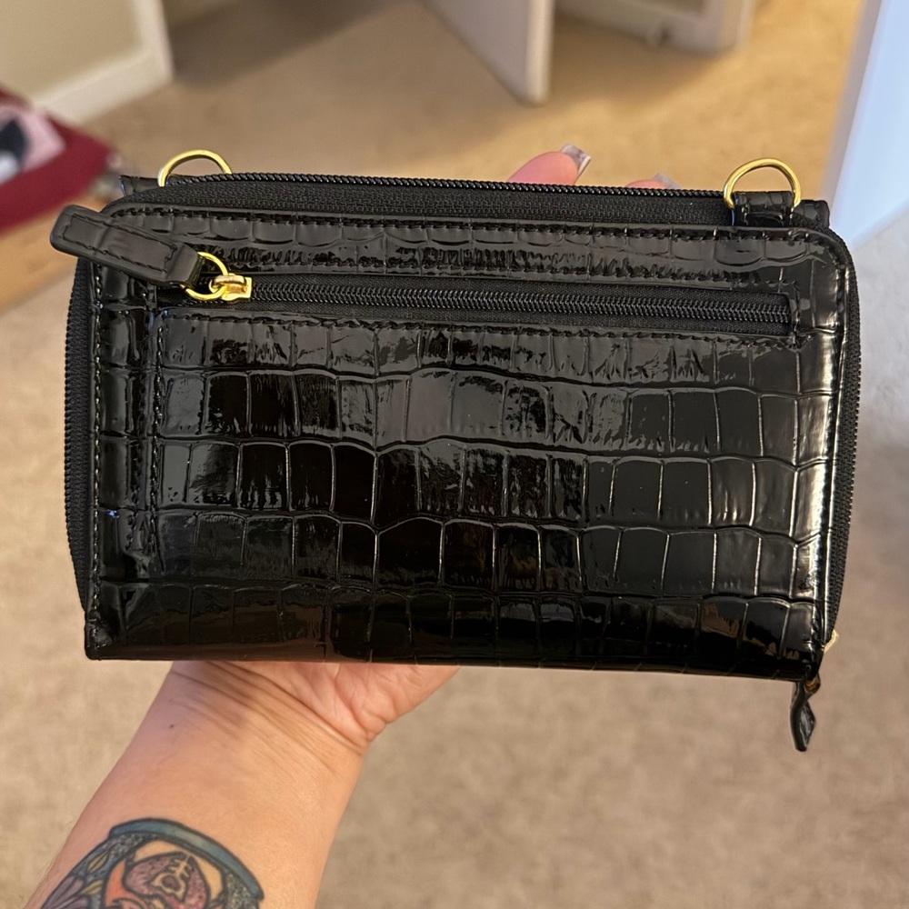 Samantha Brown RFID Glossy Black Crocodile-Embossed Women's Wallet with Straps - Picture 2 of 6